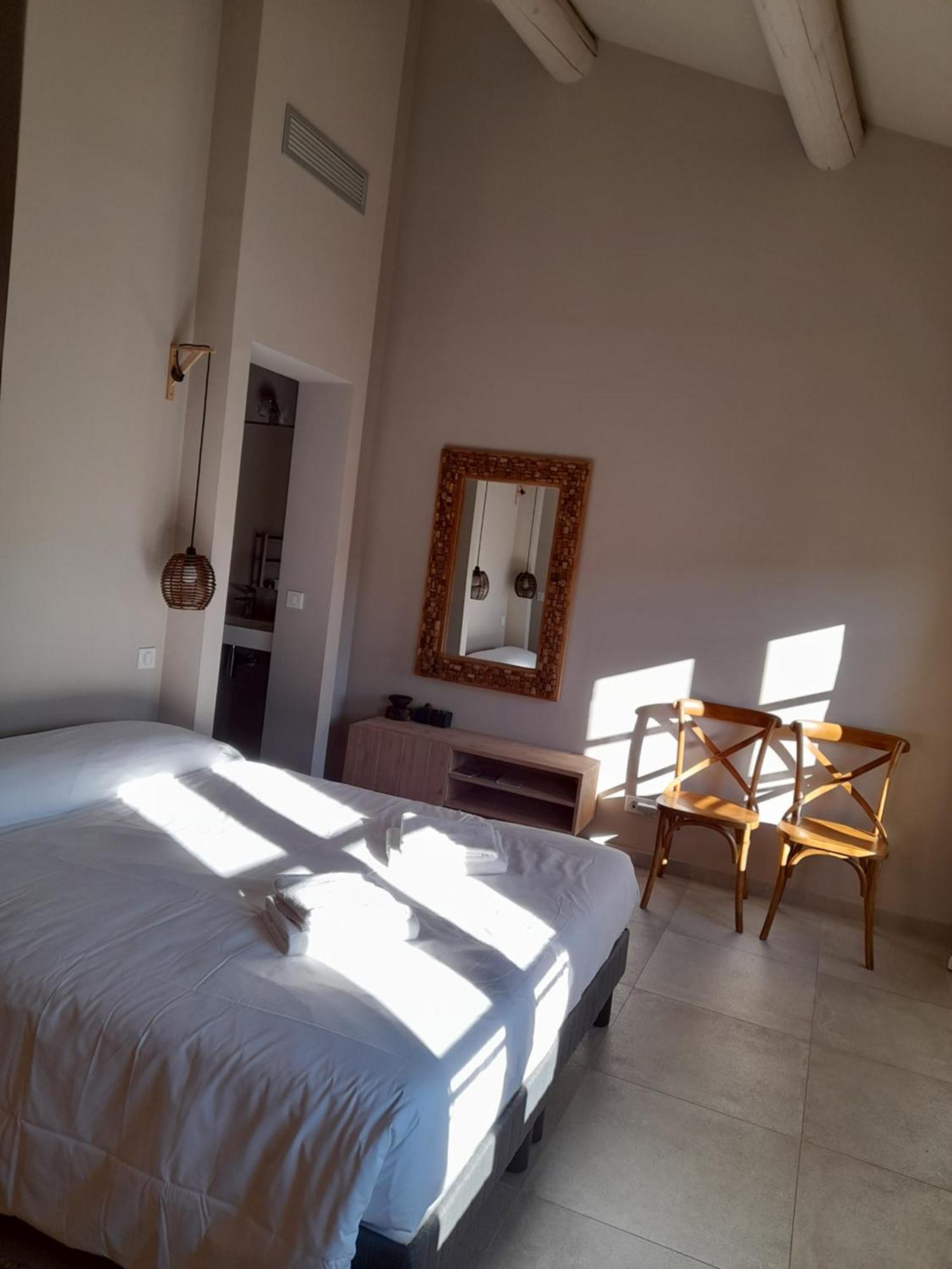 Apparts Et Lofts Bistrot Des Alpilles Сен-Реми-де-Прованс Экстерьер фото